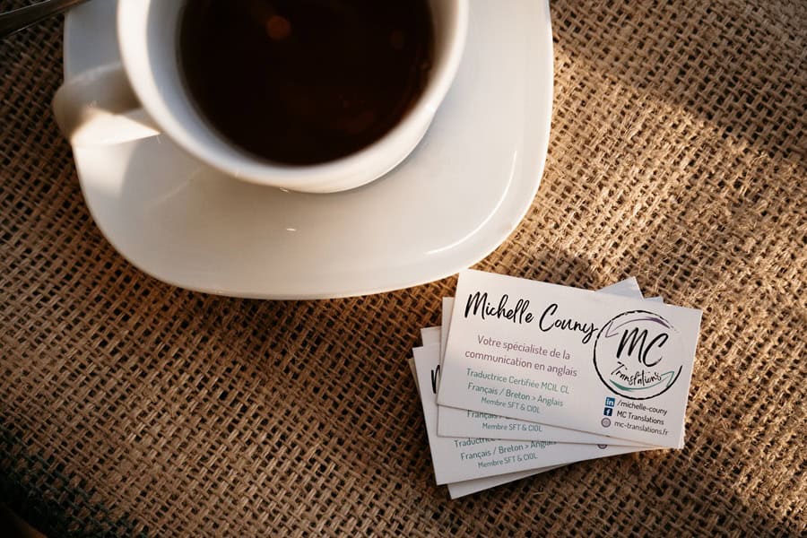 Tasse de café et cartes de visite Michelle Couny